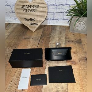 Tom ford sunglasses case, box, dust cloth, card black large